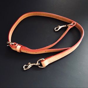 Dooney & Bourke Bags - Dooney and Bourke Shoulder Strap in new condition Dooney & Bourke Bags - Dooney and Bourke Shoulder Strap in new condition